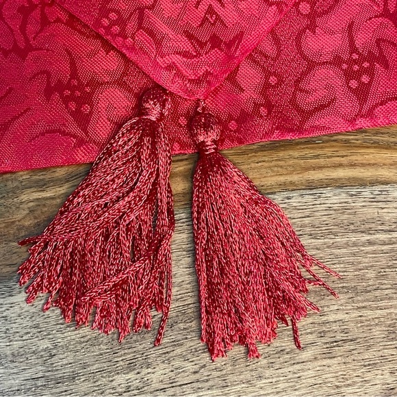 Decorative Red and Green Dinning Table Runner Bundle 12in x 72in Polyester - Picture 7 of 15